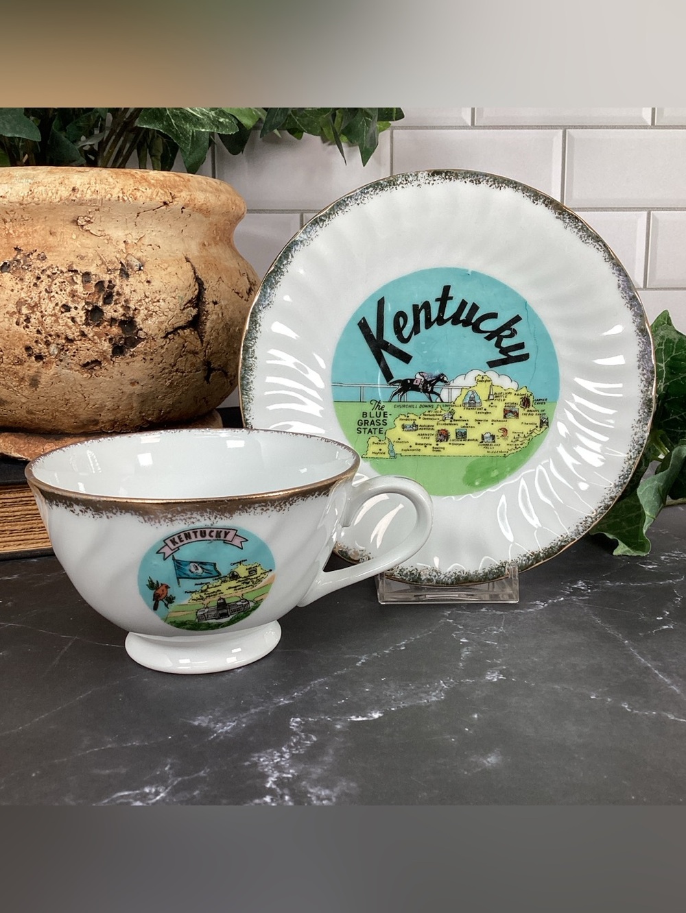 Vintage Collectible Kentucky Souvenir With Gold Trim Tea Cup And Saucer